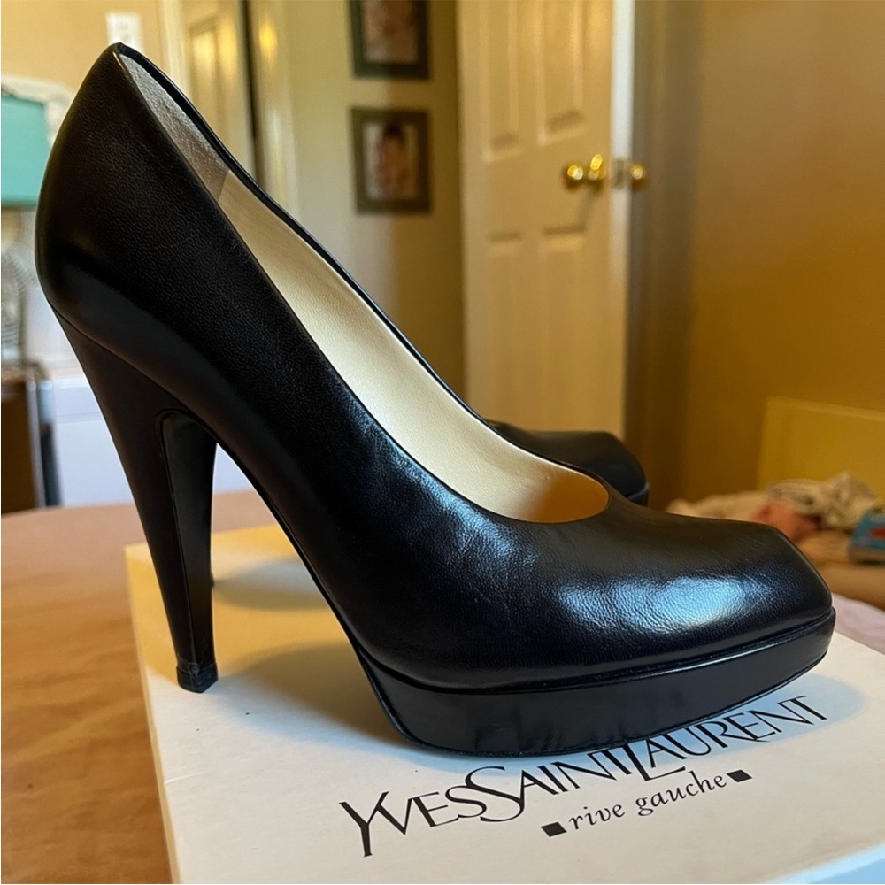 Yves Saint Laurent Classic Black Heels